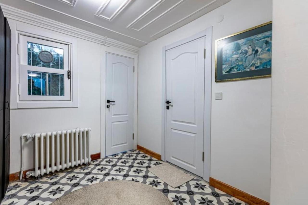 Historical 4-Br Home Steps From Besiktas Stadium & Bosphorus Views - Prime Nisantasi Location! اسطنبول المظهر الخارجي الصورة