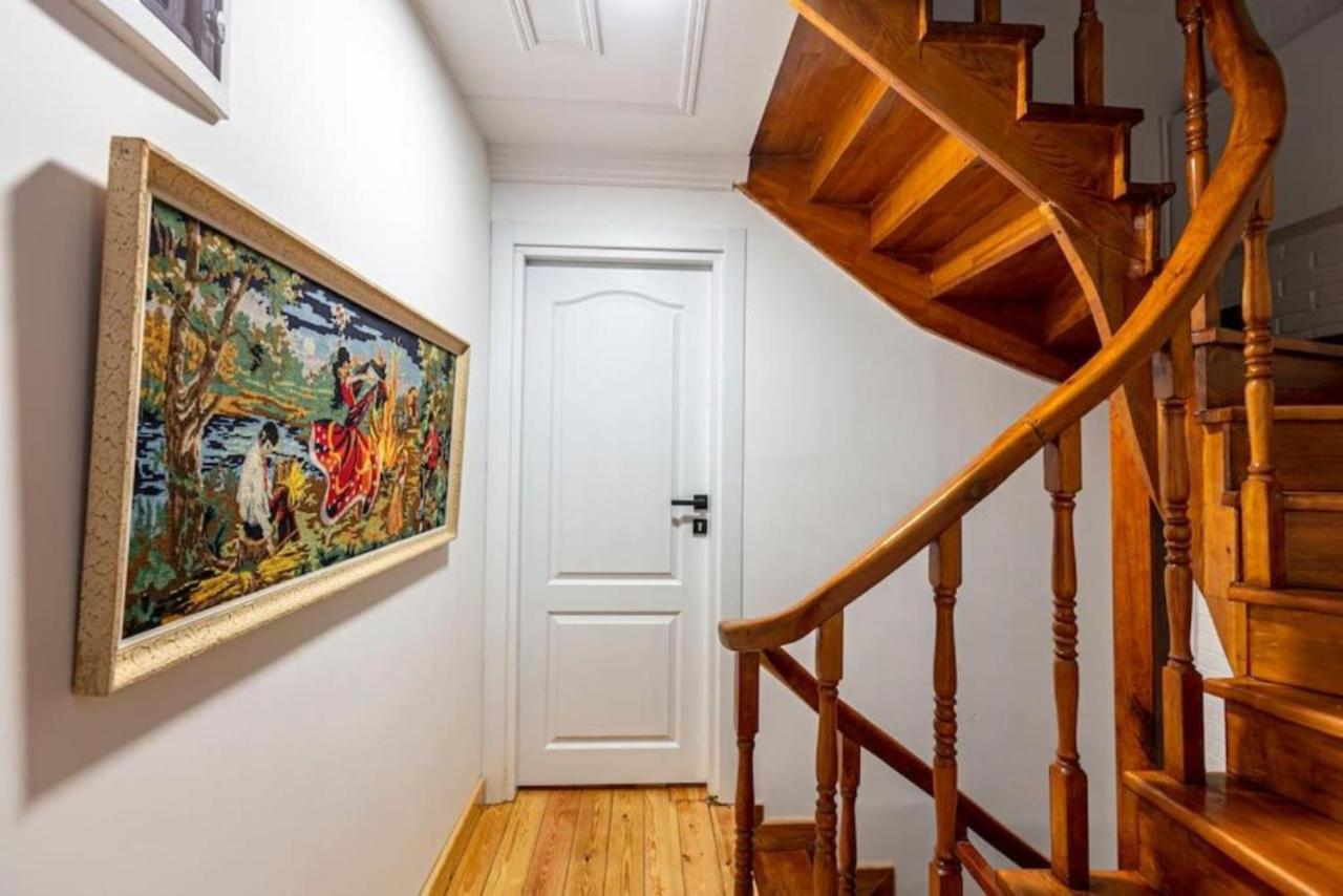 Historical 4-Br Home Steps From Besiktas Stadium & Bosphorus Views - Prime Nisantasi Location! اسطنبول المظهر الخارجي الصورة